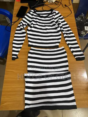  Women’s Striped Knit Two-Piece Set