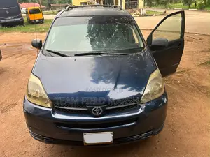 Toyota Sienna LE AWD 2005 Blue