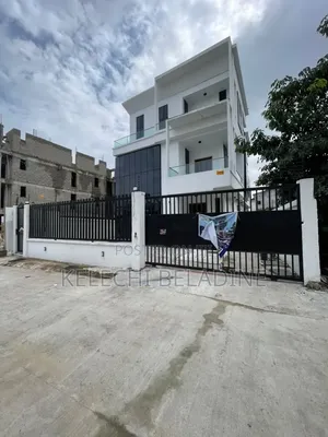 5bdrm Duplex in Chevron for sale