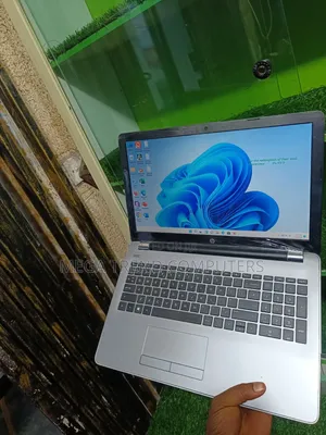 Laptop HP 250 G6 8GB Intel Core i5 HDD 500GB