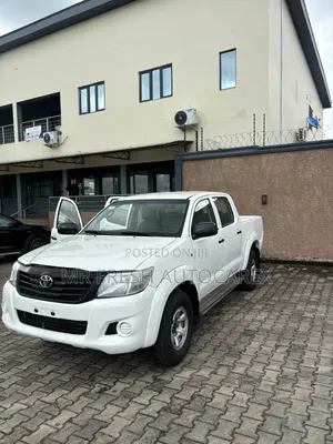 Toyota Hilux 2014 White