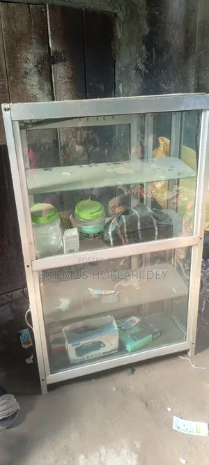 Show Glass