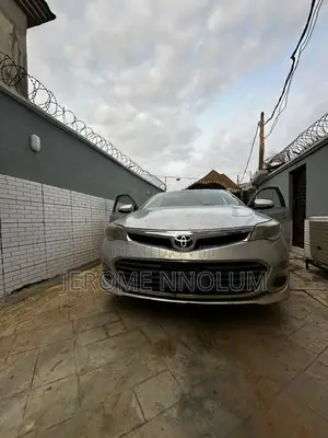 Toyota Avalon XLE Sedar FWD (3.5L 6cyl 6A) 2013 Silver