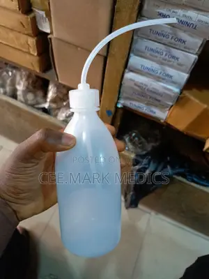 Plastic Laboratory Wash Bottle