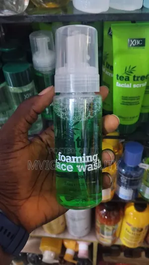 Tea Tree Foaming Face Wash