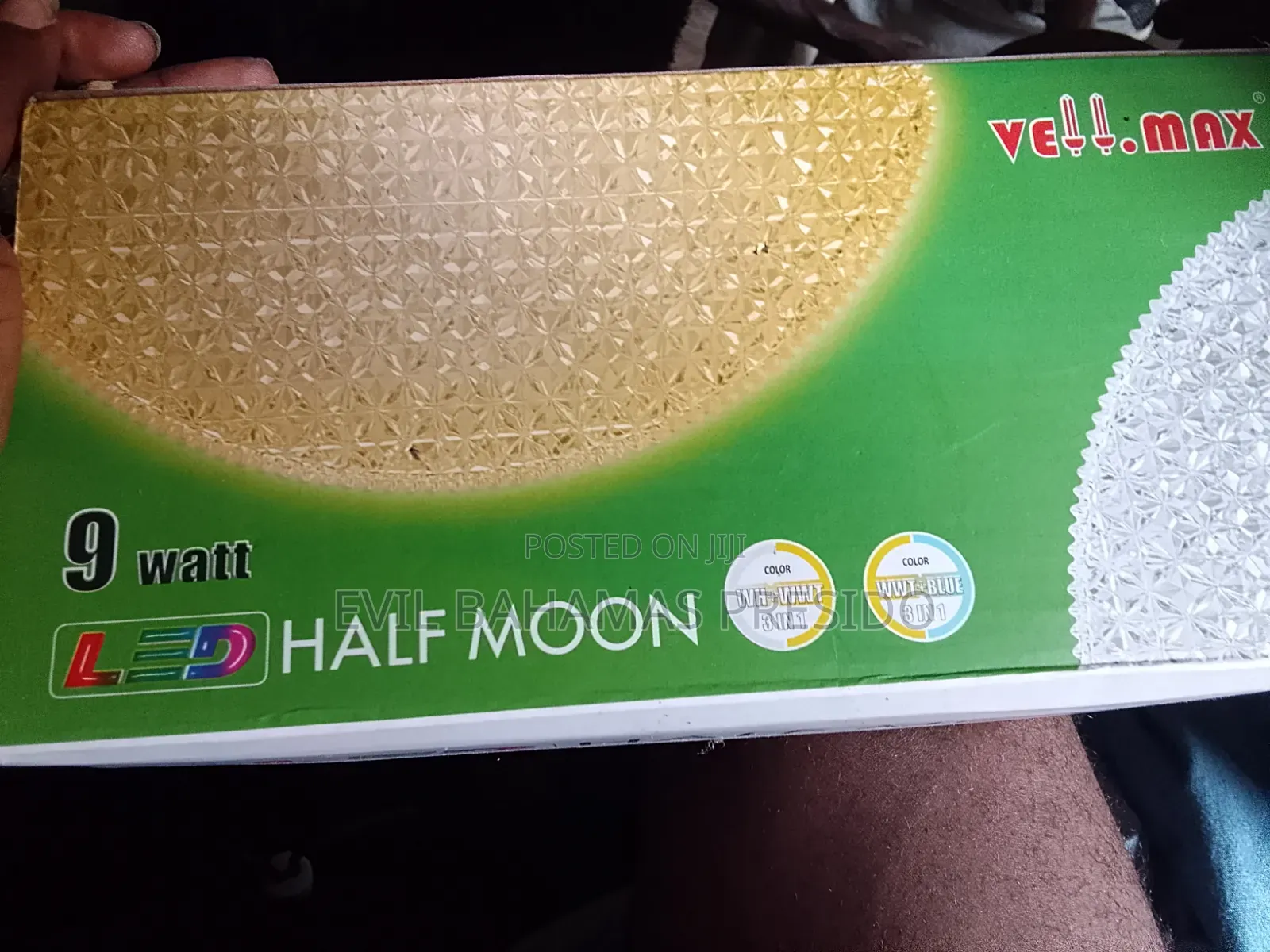 9 Watt LED Half Moon