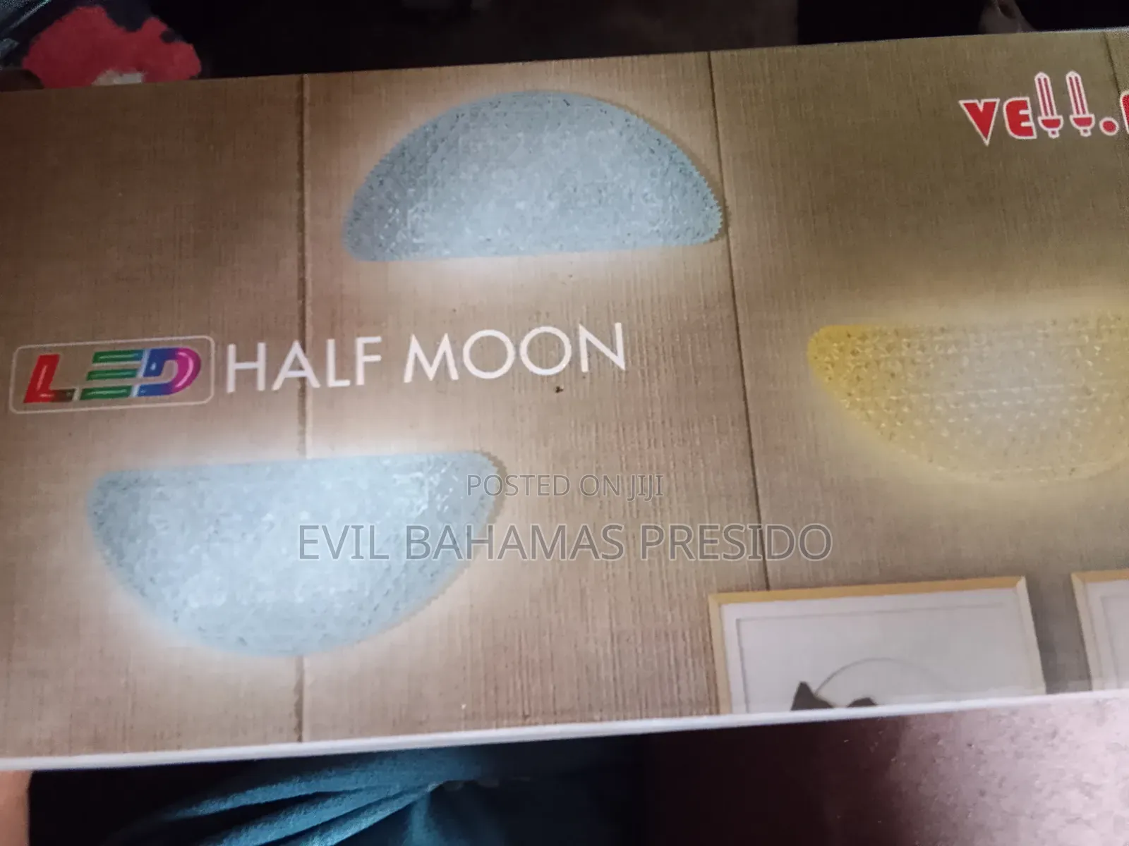 9 Watt LED Half Moon
