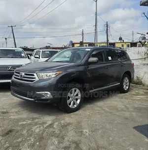Toyota Highlander SE 2011 Gray