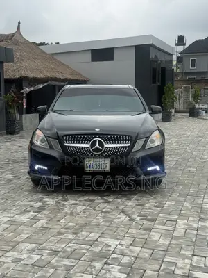 Mercedes-Benz E350 Base 4Matic Sedan AWD (3.5L 6cyl 7A) 2011 Black