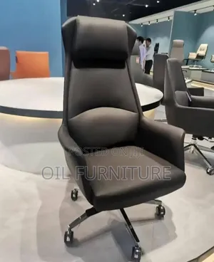 Premium Leather High-Back Executive Boss Chair – Swivel Adjustable
