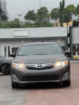 Toyota Camry XLE 4dr Sedan (2.5L 4cyl 6A) 2013 Gray