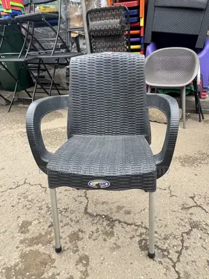Bamboo Iron Leg Plastic Chairs