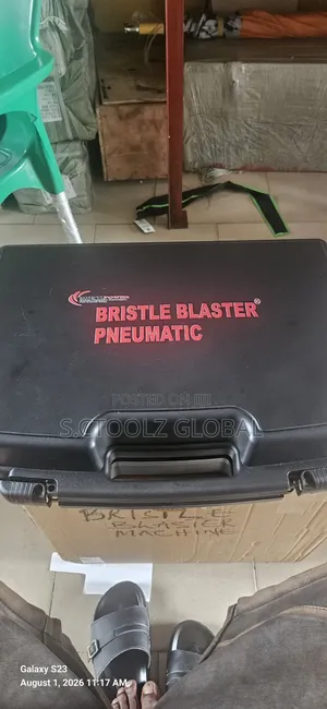 Pneumatic Bristle Blaster