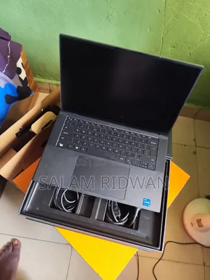 Laptop Dell Precision 5560 32GB Intel Core i7 SSD 512GB