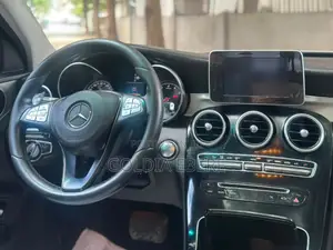 Mercedes-Benz C300 2016 Silver