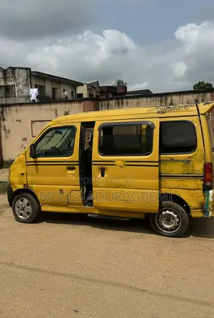 Suzuki APV Minibus 2010 Yellow
