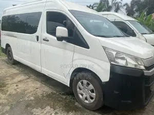 Toyota HiAce 2023 White