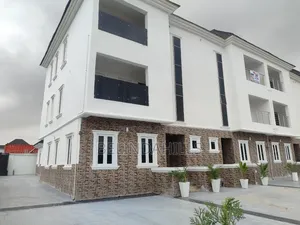5bdrm Townhouse / Terrace in Mabushi for rent