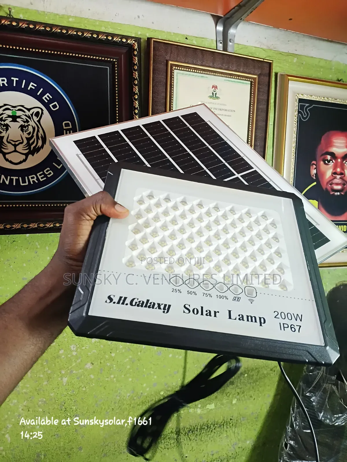 200W Solar LED Flood Light – Brilliant Outdoor Lighting, Zero Bills
