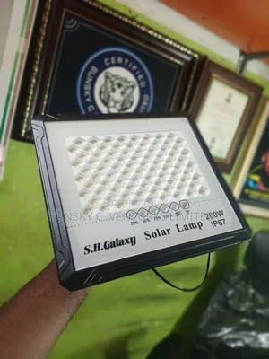 200W Solar LED Flood Light – Brilliant Outdoor Lighting, Zero Bills