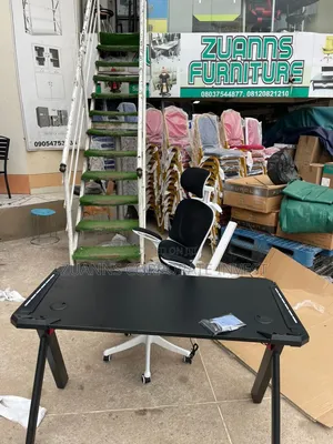 Non Adjustable Gaming Tabel and Smart Net Chair