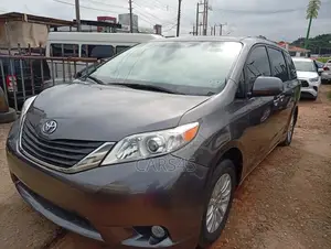 Toyota Sienna 2014 Gray