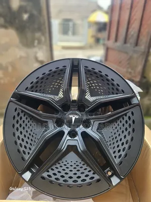 Premium 19-Inch Alloy Rims Available!
