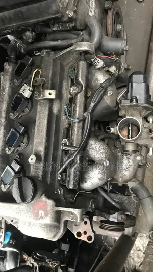 Toyota Hybrid Prius Engine and Gear Box 2004/2009. 1NZ