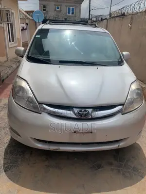 Toyota Sienna 2008 Off white