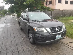 Nissan Pathfinder Platinum 4dr 4x4 (3.5L 6cyl) 2017 Black