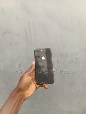 Apple iPhone 8 Plus 64 GB Black