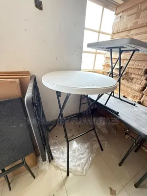 Bar Round Table