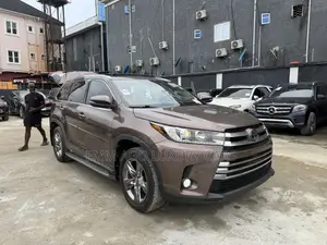 Toyota Highlander Limited Platinum 4x2 V6 (3.5L 6cyl 8A) 2018 Brown