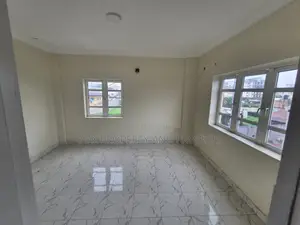 3bdrm Apartment in Pearl View Estate, Adekunle for rent