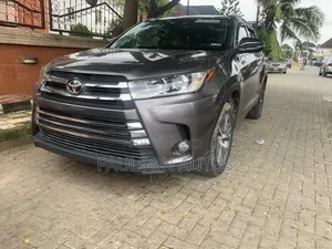 Toyota Highlander XLE V6 4x2 (3.5L 6cyl 6A) 2016 Gray