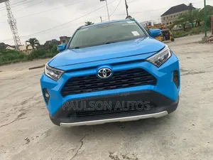 Toyota RAV4 XLE AWD 2019 Blue