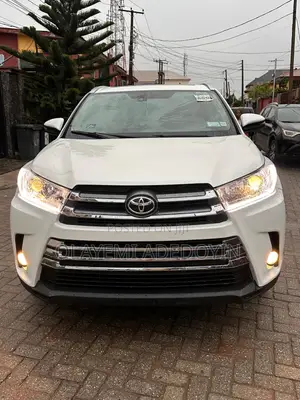 Toyota Highlander Limited Platinum 4dr SUV AWD (3.5L 6cyl 6A) 2015