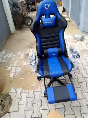 Retractable Footrest Gaming Chair