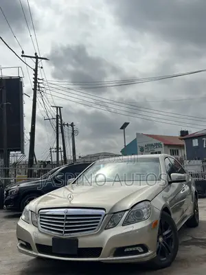 Mercedes-Benz E350 2010 Gold