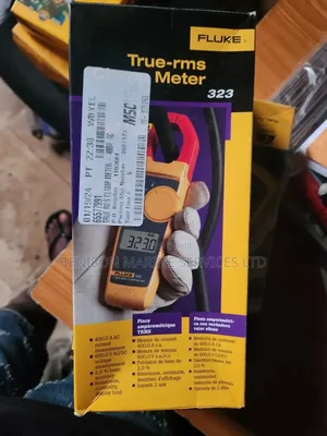 Fluke 323 Digital Clamp Meter True-RMS