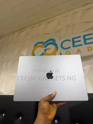 Laptop Apple MacBook Pro 2021 M1 32GB Apple M1 Pro SSD 1T