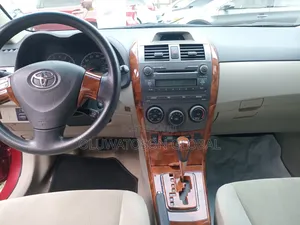 Toyota Corolla LE 4dr Sedan (1.8L 4cyl 4A) 2013 Red