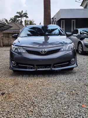 Toyota Camry SE 4dr Sedan (2.5L 4cyl 6A) 2014 Gray