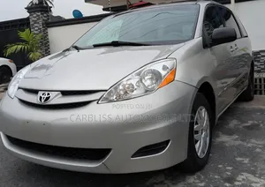 Toyota Sienna 2007 Ivory