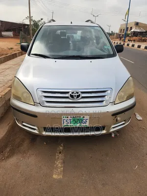 Toyota Avensis Verso 2004 Silver