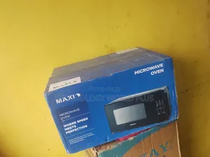 Efficient 700w Digital Maxi Microwave Oven + Control Panel