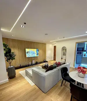 Luxury 1-Bedroom Shortlet Lekki Phase 1 – PS5, Pool 2 Balconies