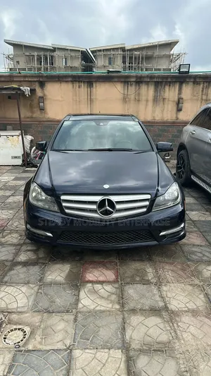 Mercedes-Benz C300 2013 Blue