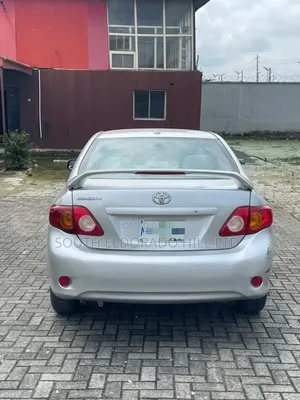 Toyota Corolla LE 4dr Sedan (1.8L 4cyl 4A) 2011 Silver
