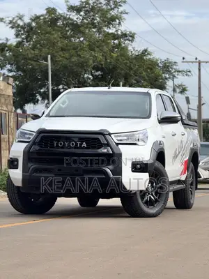 Toyota Hilux 2019 White